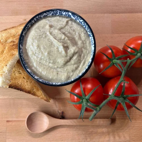 Crema di melanzane della Transilvania con maionese