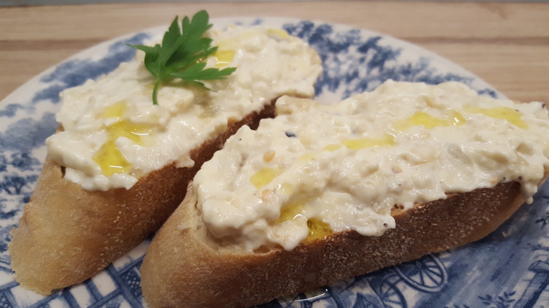 Panino con crema di melanzane-1