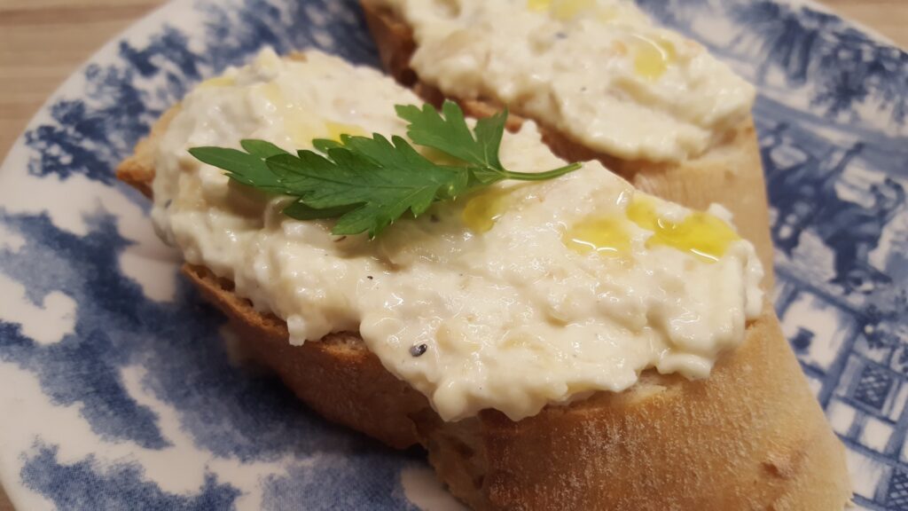 Panino con crema di melanzane-2