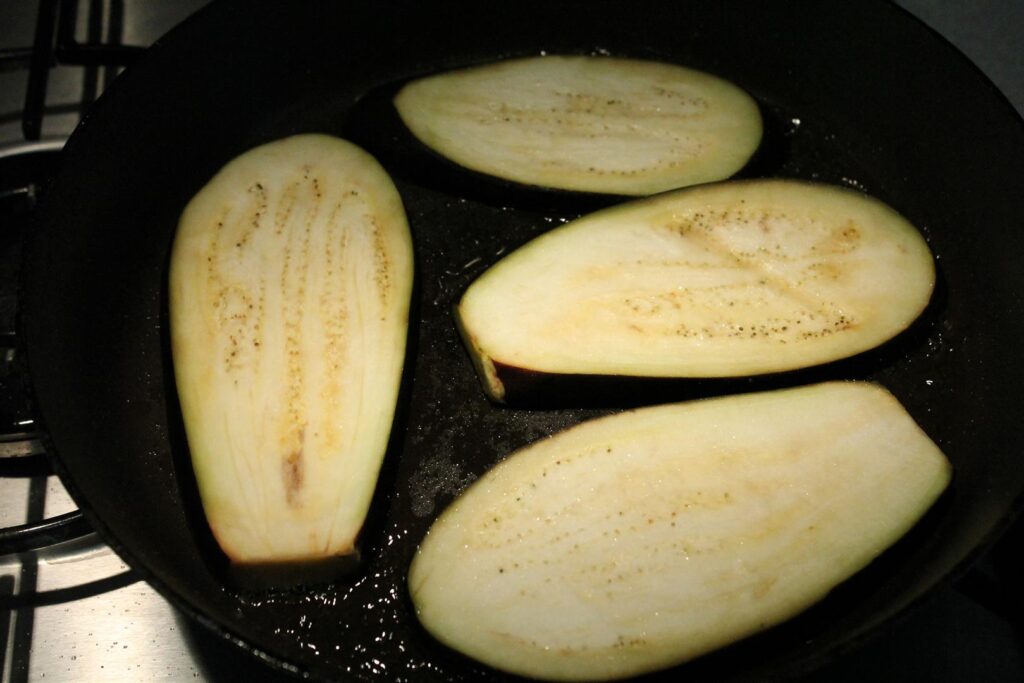 Preparazione della Moussaka Paleo-15