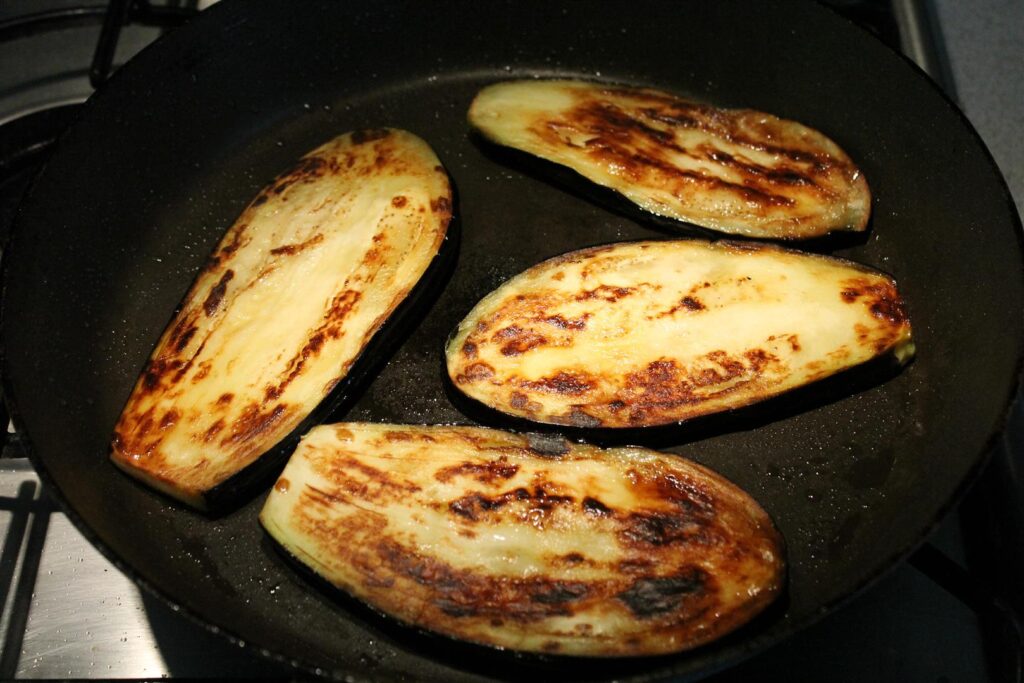 Preparazione della Moussaka Paleo-16