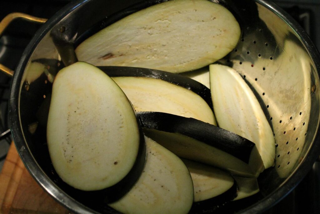 Preparazione della Moussaka Paleo-2