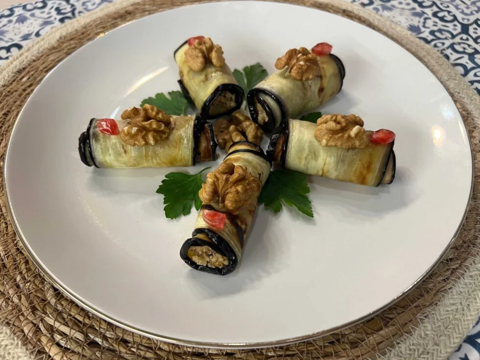 rotolo di melanzana servito